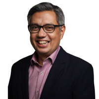 Dr. Roberto Martin Galang